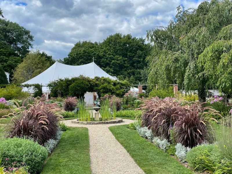 Garden Rooms Full of Blooms and Old Statues