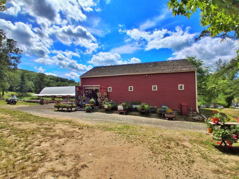 Gardens, a Gift Shop, and a Sweet Side Trip Gardens, a Gift Shop, and a Sweet Side Trip