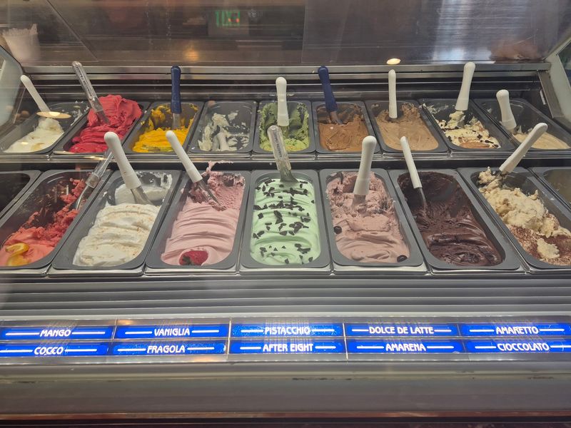 Gelato With Two Flavors per Cup Gelato With Two Flavors per Cup