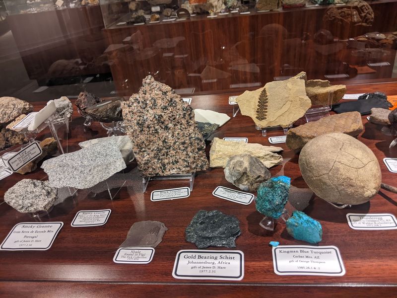 Gemstones and Minerals That Sparkle Gemstones and Minerals That Sparkle