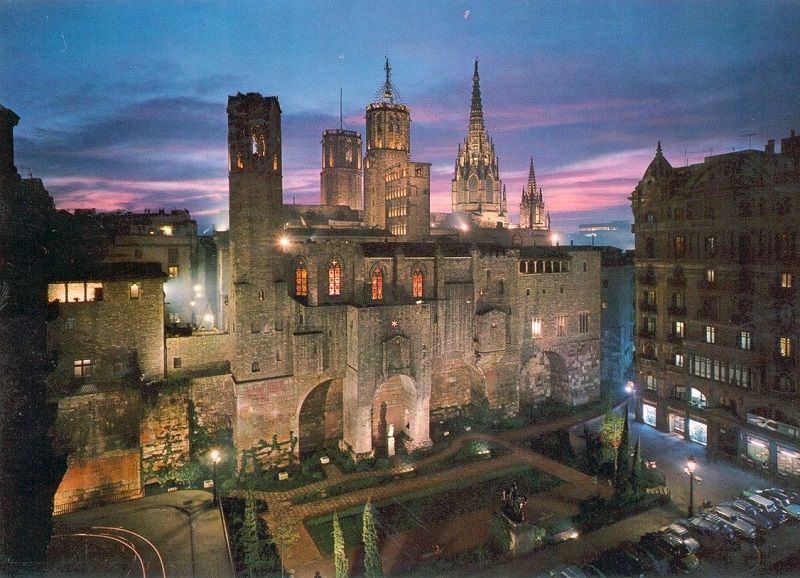 Get Lost in the Gothic Quarter Get Lost in the Gothic Quarter