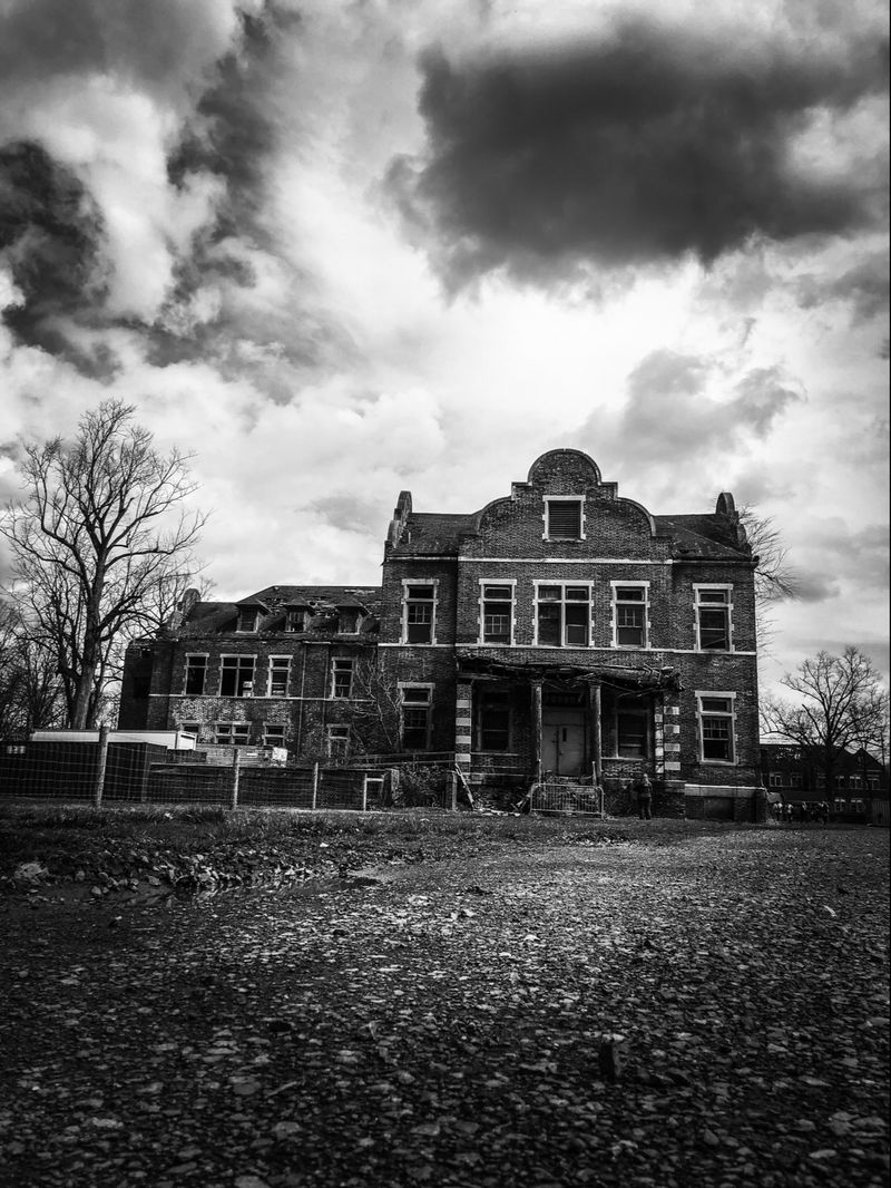 Ghost Hunts Until the Wee Hours Ghost Hunts Until the Wee Hours