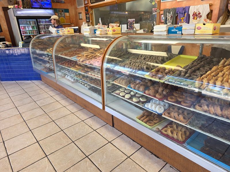 Gibson's Donuts, Memphis, TN Gibson's Donuts, Memphis, TN