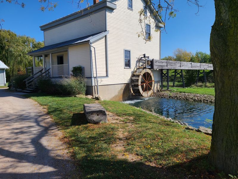 Glass, Looms, and Other Crafts Worth a Detour