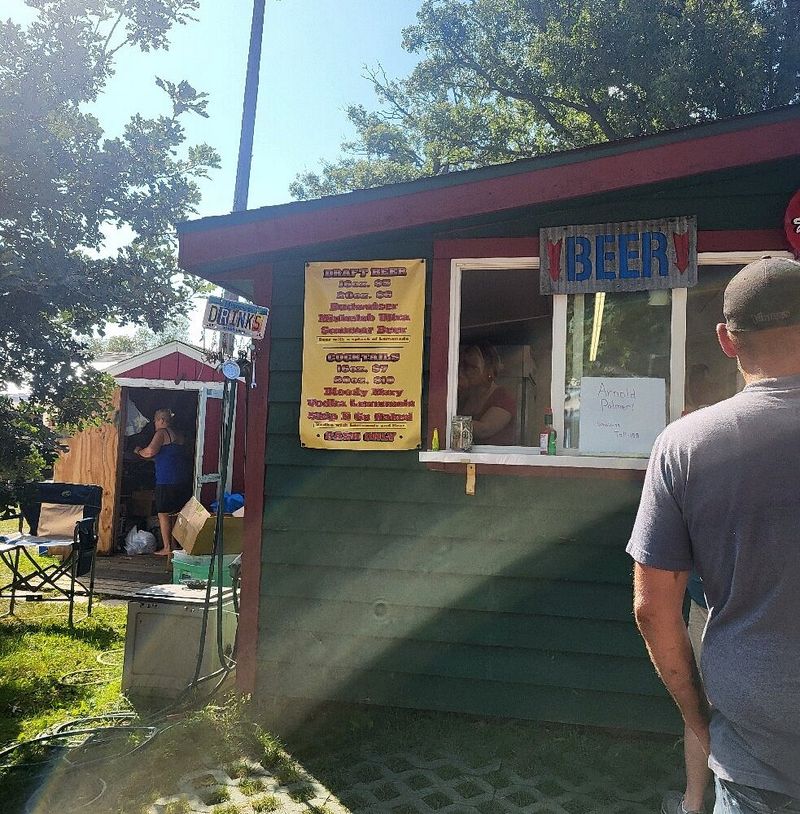 Good Food Between the Booths Good Food Between the Booths