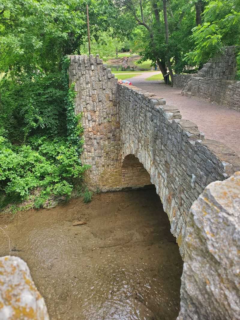 Gravel Paths, Bridges, and Shade Gravel Paths, Bridges, and Shade