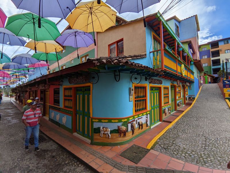 Guatapé's Painted Zócalos Guatapé's Painted Zócalos