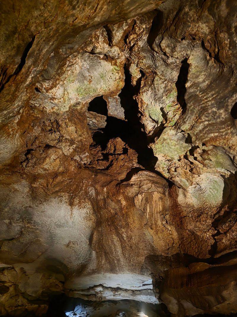 Gypsum Underground and a Story Written in Rock Gypsum Underground and a Story Written in Rock