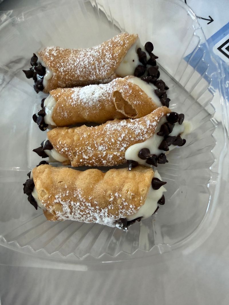 Hand-Piped Cannolis and Sweet Endings