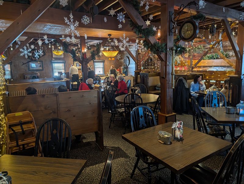 Hank's Farm Restaurant, Ottawa, IL Hank's Farm Restaurant, Ottawa, IL