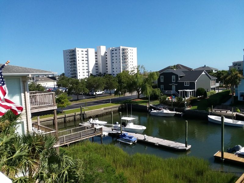 Harbor Island, the Calmer Inner Neighbor