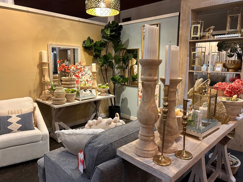 Home Decor Displays That Keep Changing Home Decor Displays That Keep Changing
