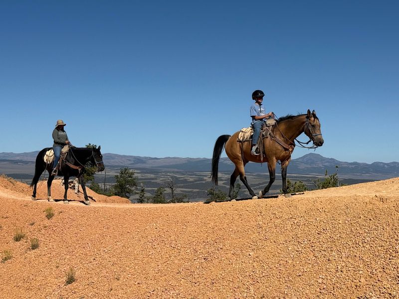 Horseback Riding Through Bryce Canyon National Park, Utah, Bryce Canyon City, Utah