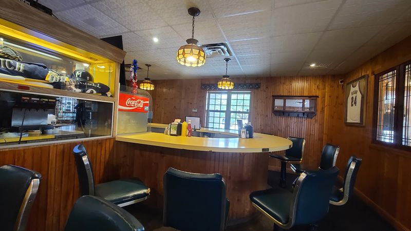 Horseshoe Counters and Swivel Stools Horseshoe Counters and Swivel Stools