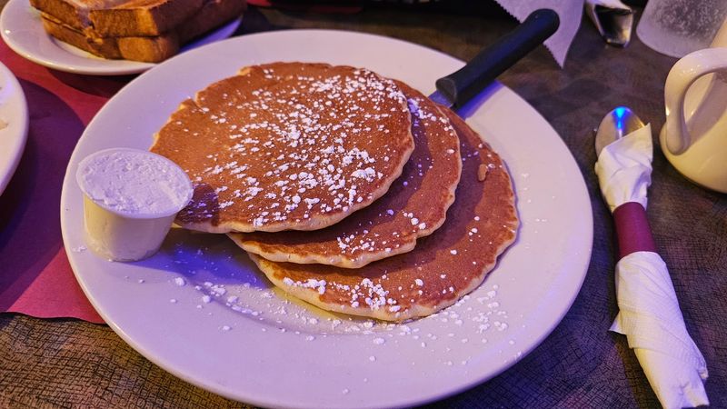 Hotcakes, Omelets, and Breakfast Specials Hotcakes, Omelets, and Breakfast Specials