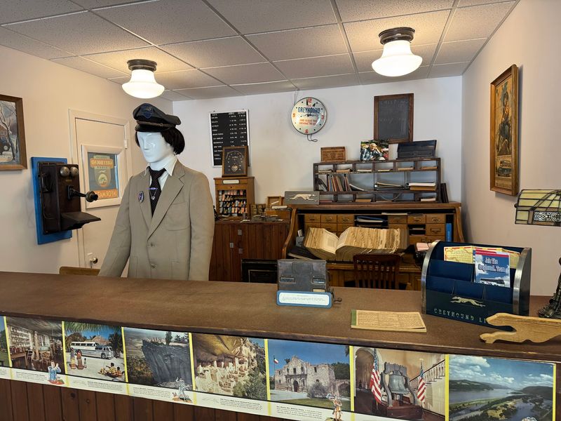 Hours, Admission, And A Friendly Front Desk