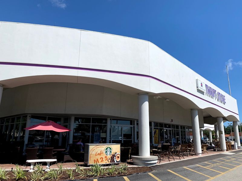 Hours, Parking, and Payment Tips