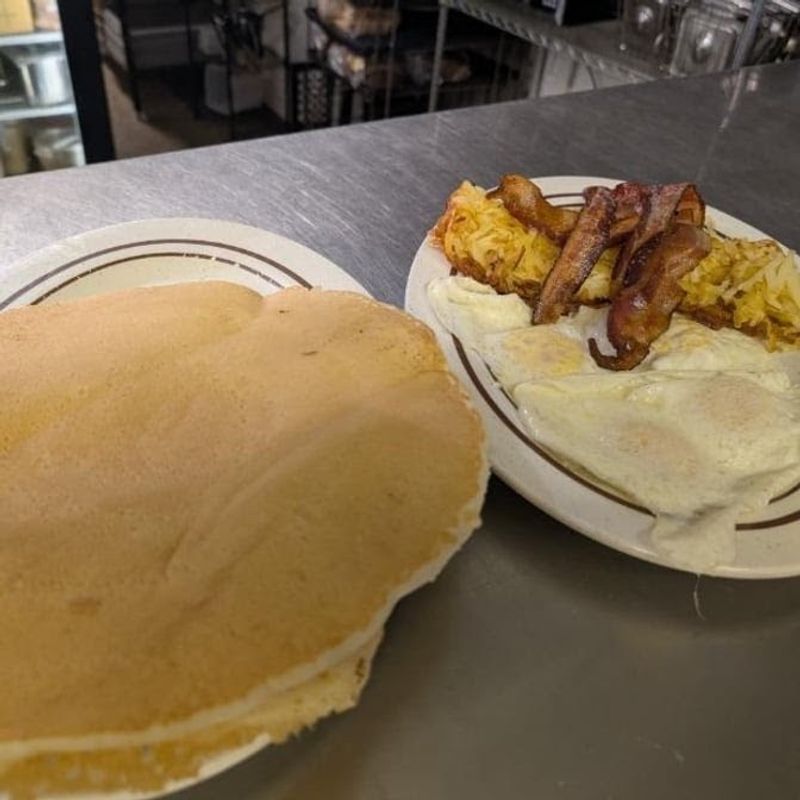 Hours, Prices, and Beating the Wait Hours, Prices, and Beating the Wait