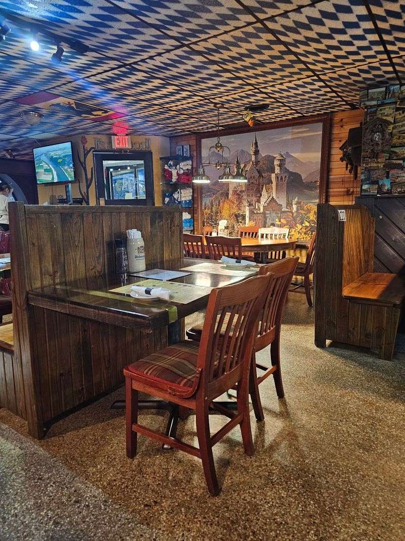 Hours, Prices, and Reservation Tips