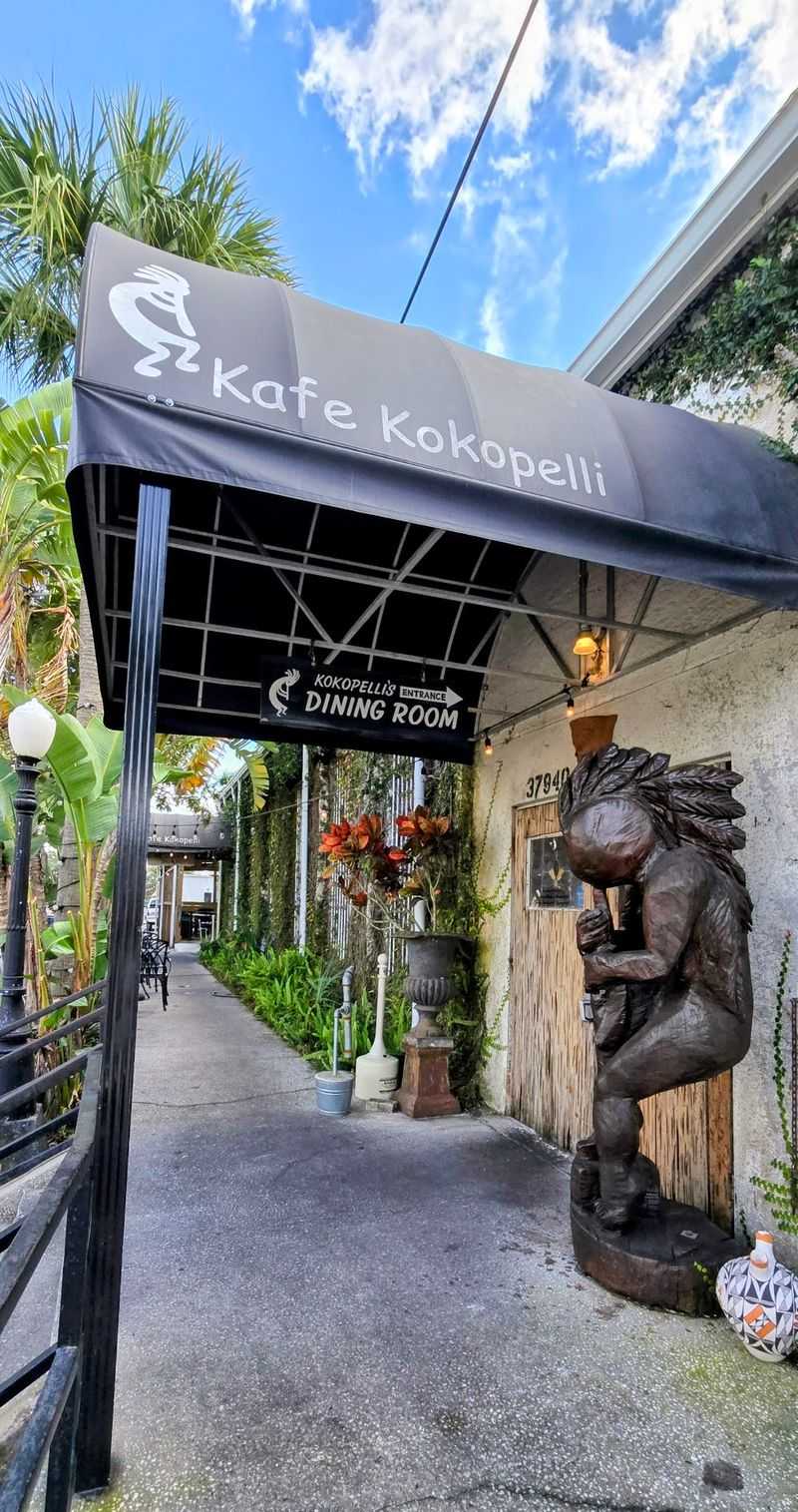 Hours, Reservations, and Parking Tips Hours, Reservations, and Parking Tips