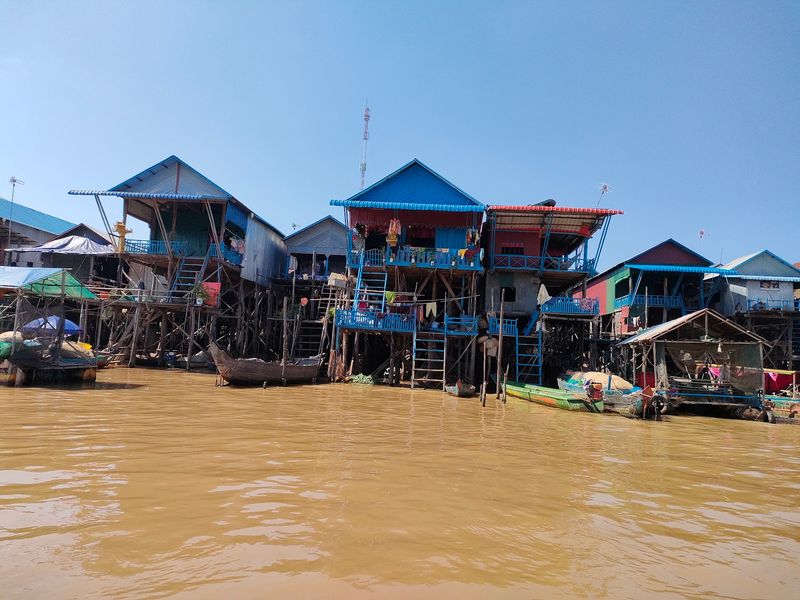 Houses on Giant Stilts Houses on Giant Stilts