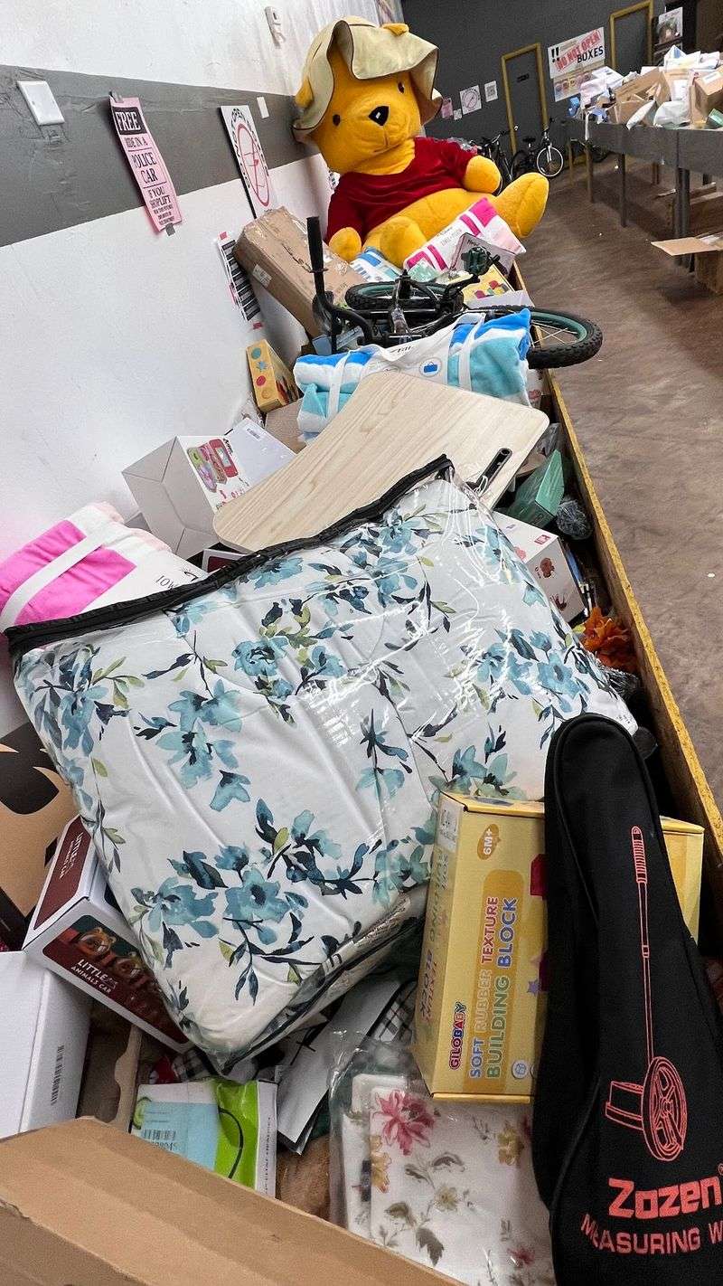 Housewares, Blankets, and Everyday Finds