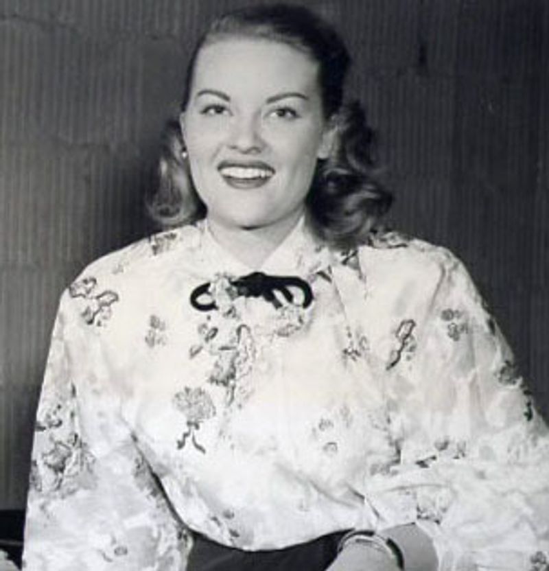 How Much Is That Doggie in the Window by Patti Page How Much Is That Doggie in the Window by Patti Page