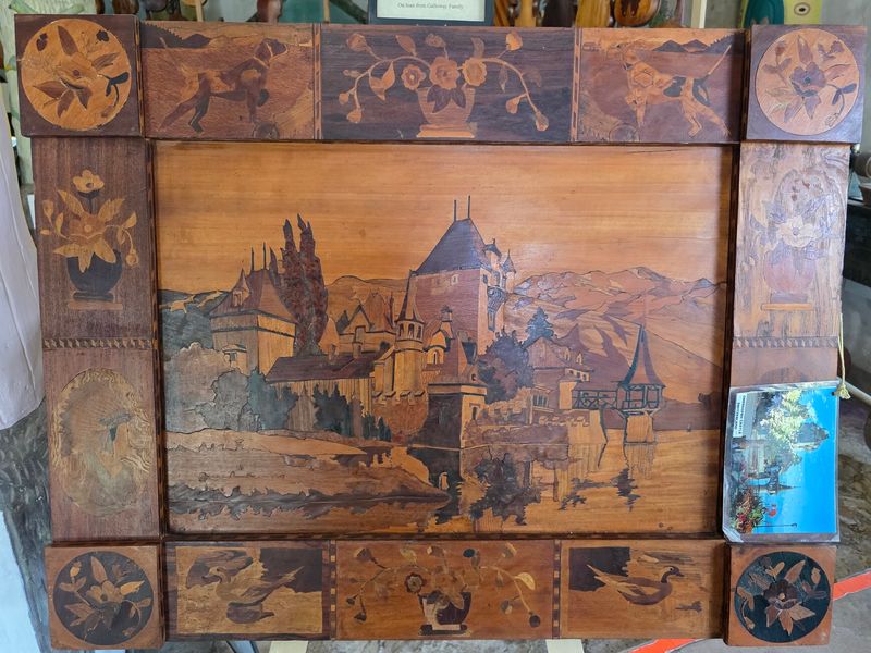 Inlaid Tables and Wooden Pictures Inlaid Tables and Wooden Pictures