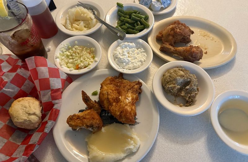 Iva's Chicken Dinners, Sterling, Michigan