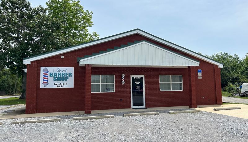 Jones Barbershop, Pensacola, Florida Jones Barbershop, Pensacola, Florida