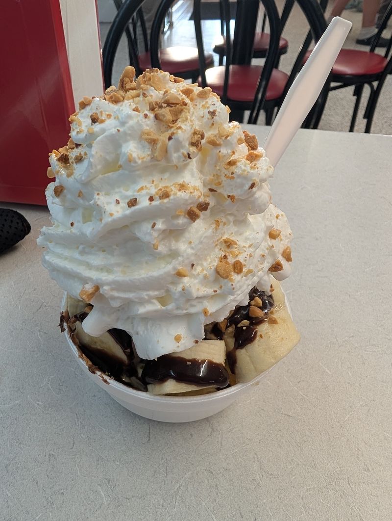 Jones' Homemade Ice Cream Shoppe, Baldwin, Michigan Jones' Homemade Ice Cream Shoppe, Baldwin, Michigan