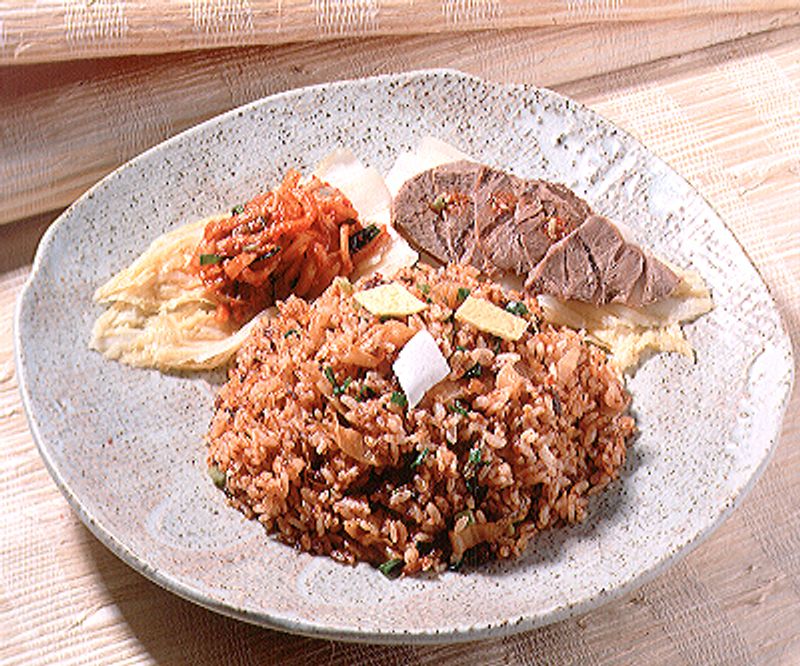 Kimchi Bokkeumbap (Kimchi Fried Rice)