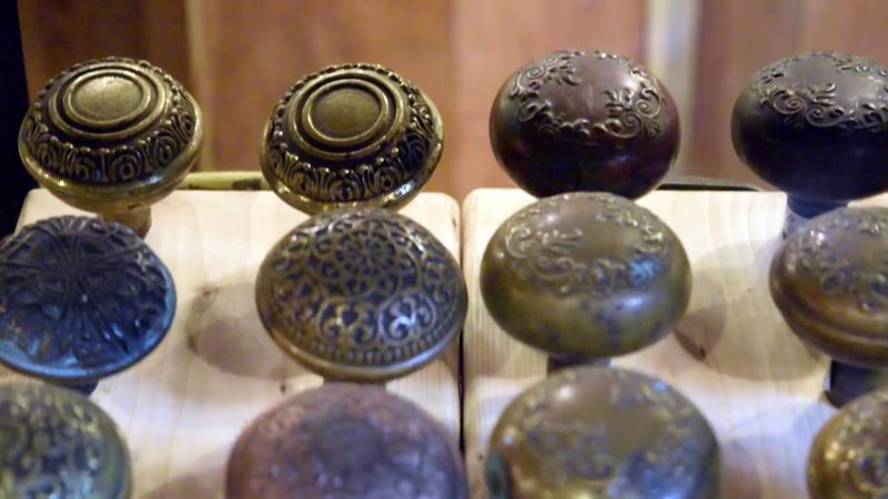 Knobs, Hinges and the Missing Hardware Hunt Knobs, Hinges and the Missing Hardware Hunt