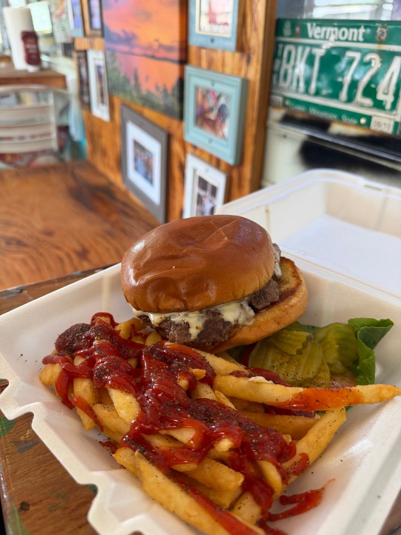 Lake Bums Lockdown Grill & Bar, Broken Bow, OK