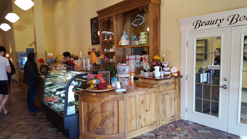 Le Bebe Cakes Bakery & Tea Parlor, La Grande, Oregon Le Bebe Cakes Bakery & Tea Parlor, La Grande, Oregon