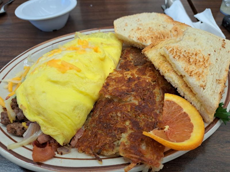 Leona's Restaurant, Reedsport, OR