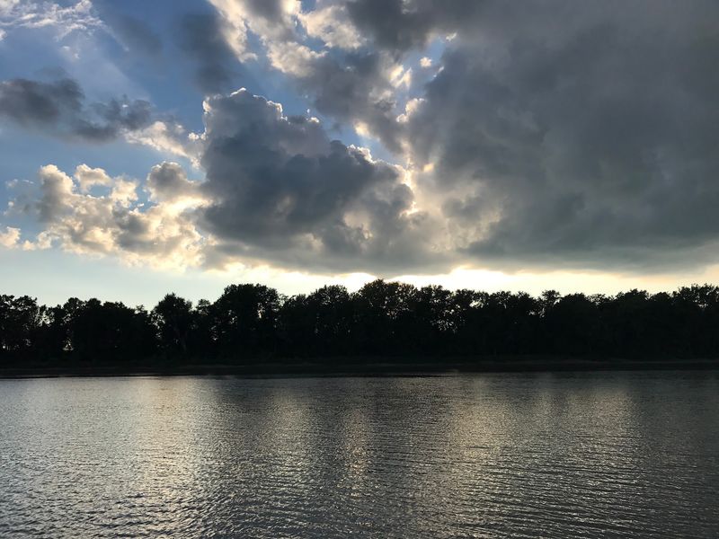 Life Along the Illinois River