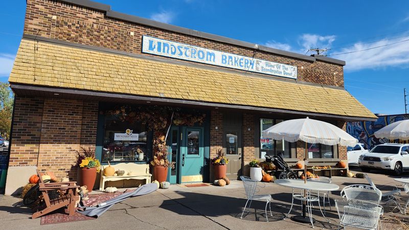 Lindström Bakery
