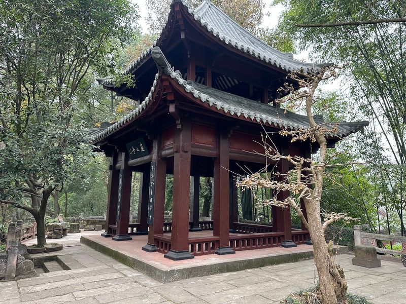Lingyun Temple Next Door Lingyun Temple Next Door