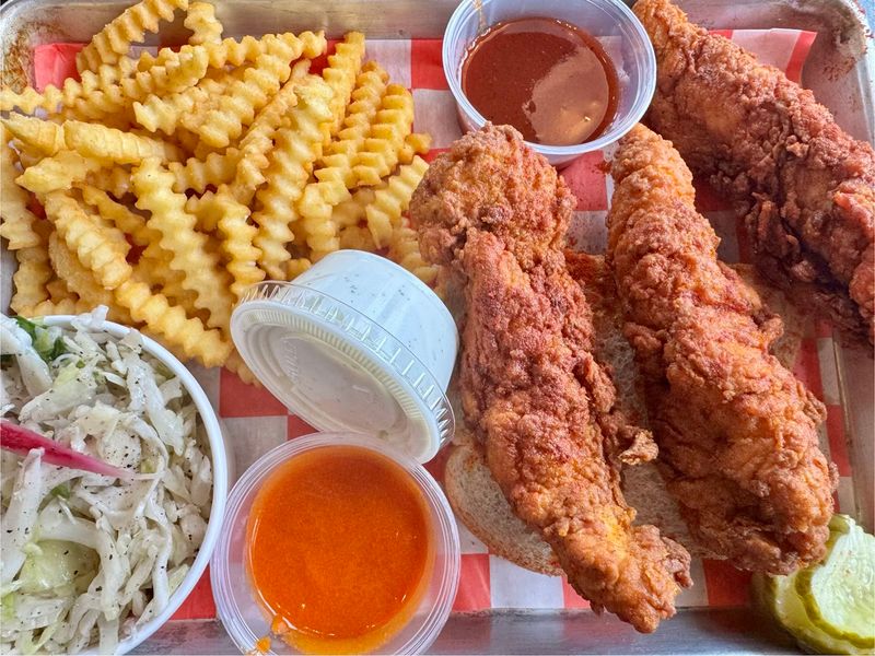 Little Lou's Hot Chicken, Berkley, Michigan