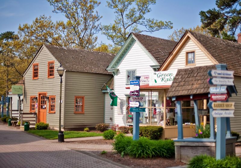 Little Shops, Big Personalities Little Shops, Big Personalities