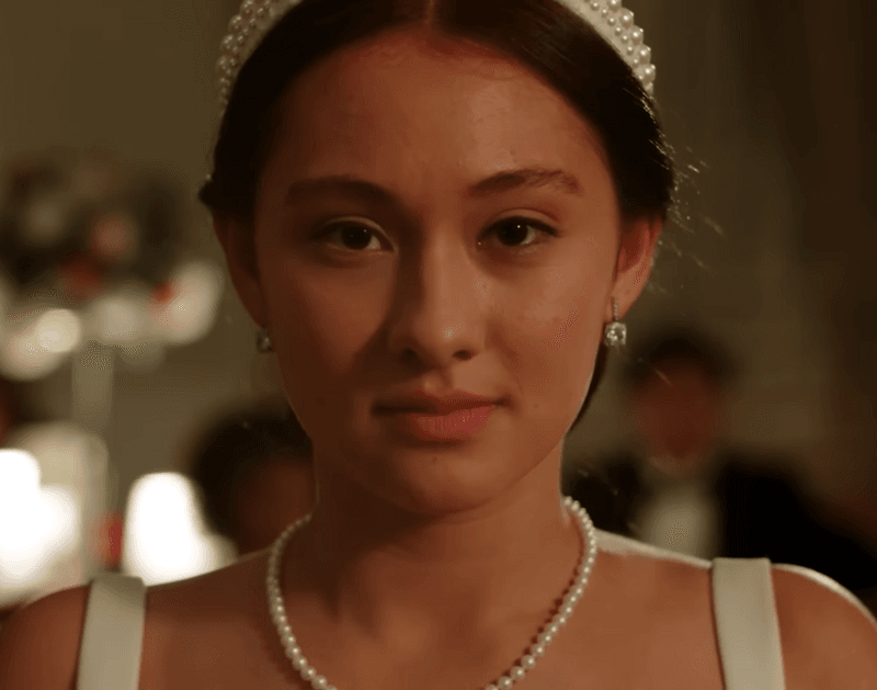 Lola Tung (23)