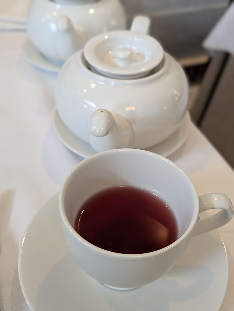 Loose-Leaf Pots and Lattes Too