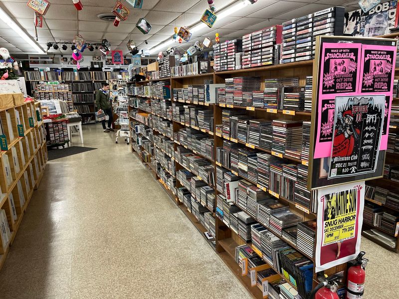 Low-Key Vibes and Tidy Aisles