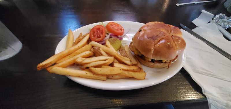 Lunch Deals and Happy Hour Savings Lunch Deals and Happy Hour Savings