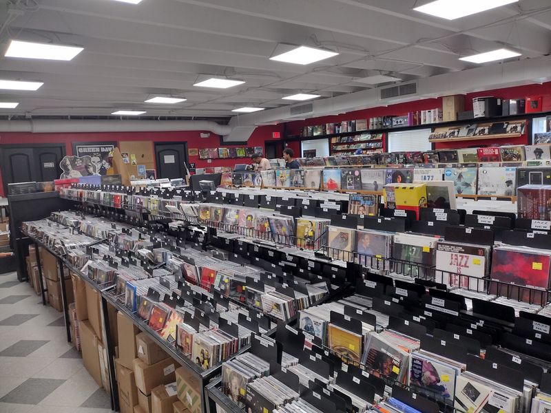 Lunchbox Records, Charlotte, NC Lunchbox Records, Charlotte, NC