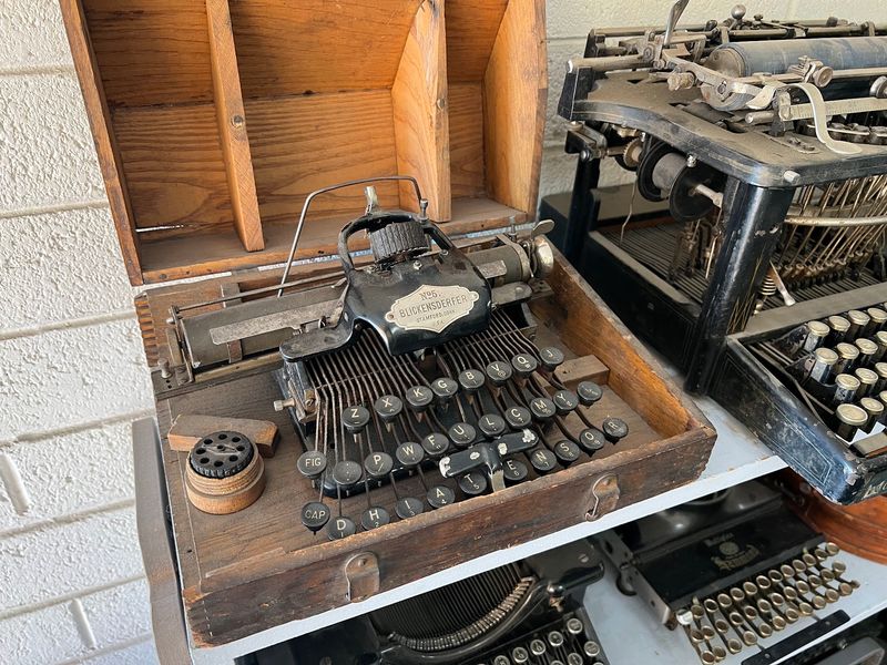 Mesa Typewriter Exchange, Mesa, Arizona Mesa Typewriter Exchange, Mesa, Arizona