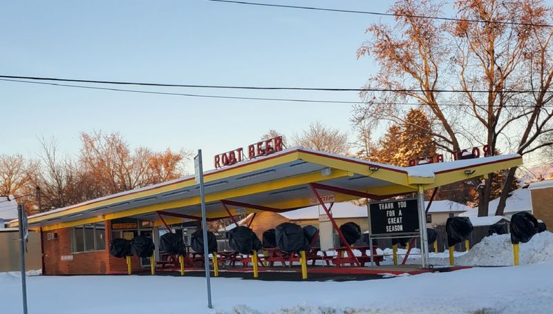 Miller's Dog N Suds Drive In, Ingleside, IL