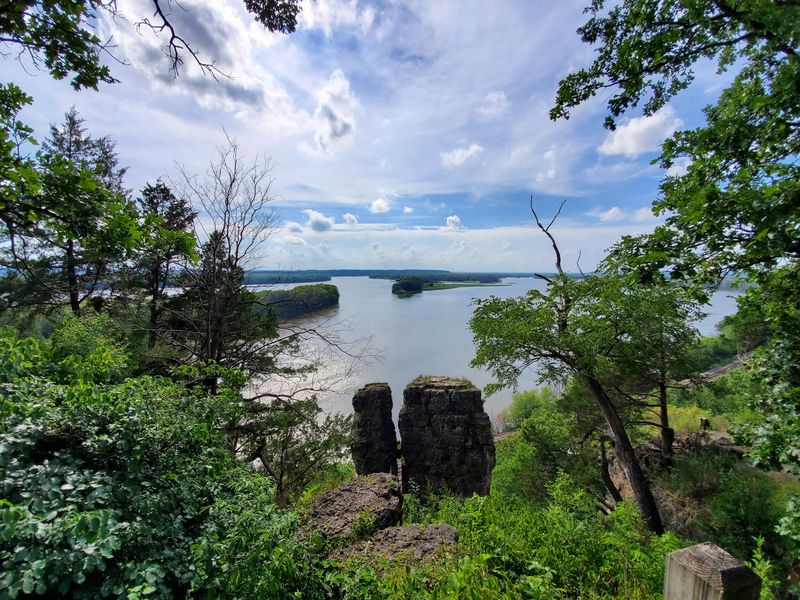 Mississippi Palisades State Park, Savanna, IL Mississippi Palisades State Park, Savanna, IL