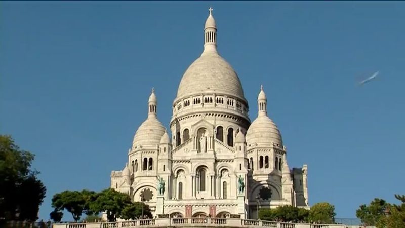 Montmartre and Sacré-Cœur, Paris, France Montmartre and Sacré-Cœur, Paris, France